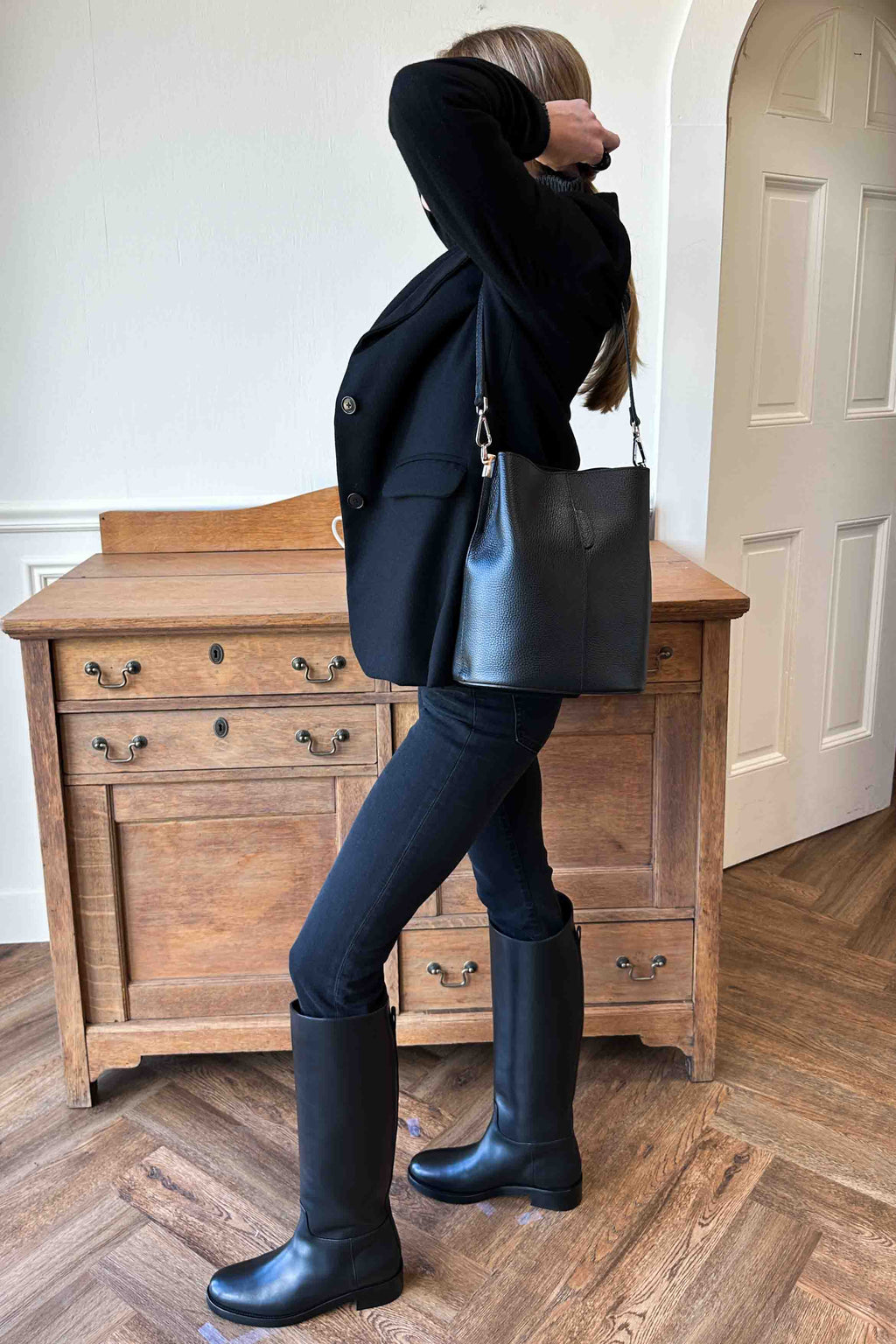 Italian Bucket Bag - Black